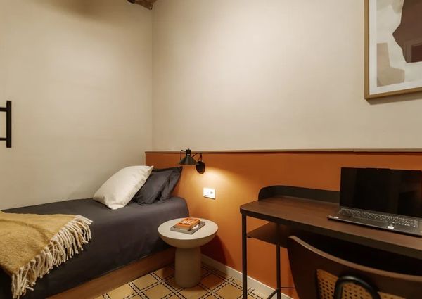 Carrer de Gombau, Barcelona, Catalonia 08003