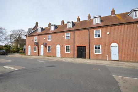 2 bedroom terraced house to rent - Photo 4