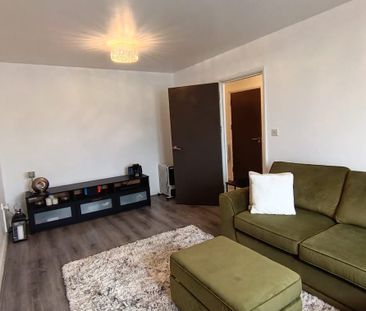 £1,000 PCM, Two Bedroom, Two Bathroom Apartment with Allocated Park... - Photo 6