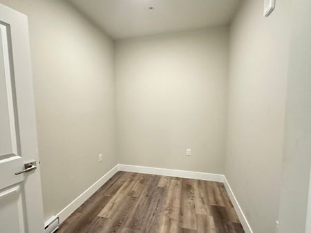 2 Bedroom Condo at Yaletown Living - Photo 3