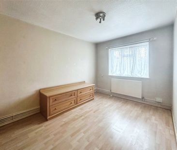Reddington Drive, Slough, Berkshire, SL3 - Photo 4