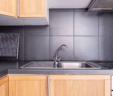 1 Bed Flat, Bruce Street, EH10 - Photo 5