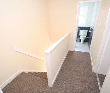 Main Street, Spacious 2 Bed Unfurnished Maisonette Apartment, Barrh... - Photo 3