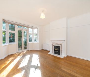 Holland Avenue, SW20, London - Photo 1