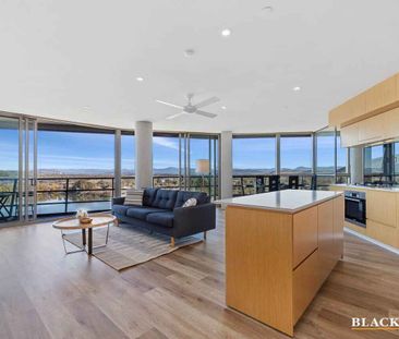 LAVISH LIVING ON THE LAKE - Photo 4