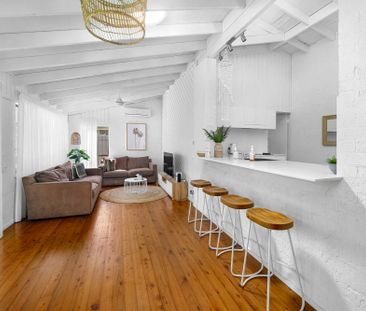 BEAUTIFUL HOME IN GREEN POINT - Photo 2