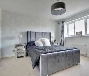 Holdenhurst Close, Waterlooville, PO8 - Photo 5