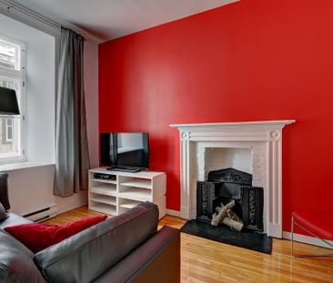 1er AVRIL - 3 1/2 en plien ♥ du Vieux-Québec - Photo 2