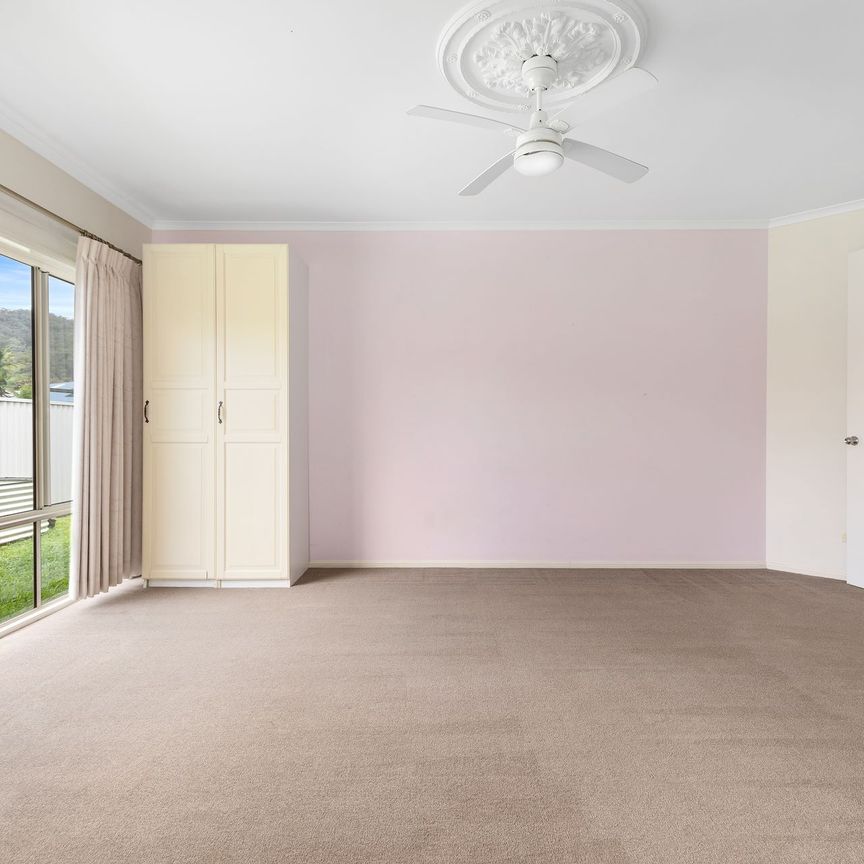 28 Friarbird Crescent, Bonogin. - Photo 1