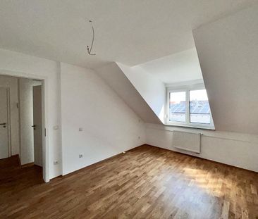 Neubau-Erstbezug - Schön im Dachgeschoss - Foto 2