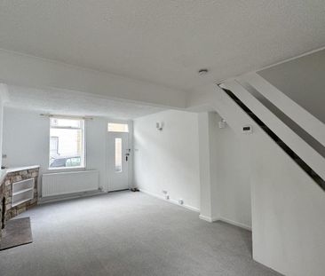 2 bedroom end of terrace house to rent - Photo 5