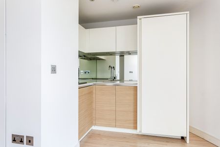 studio to rent No 1 Building, Gunwharf Quays, Portsmouth, PO1 - Photo 5