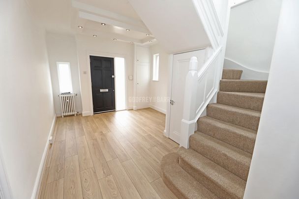 Highfield Gardens Golders Green NW11 - Photo 1