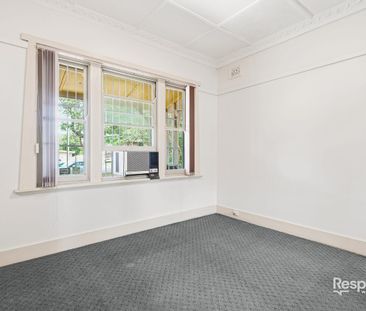 Renovated 4 Bedroom House in Prime Location - Photo 6