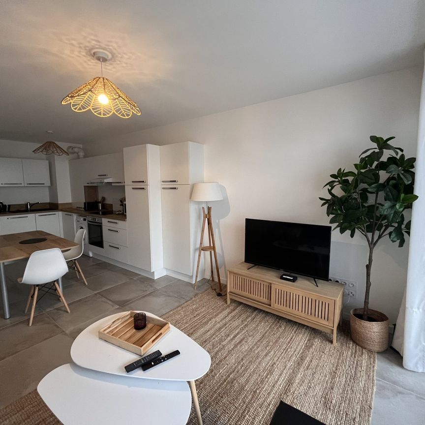 Location Appartement 3 pièces 63m² LES SABLES D OLONNE 85100 - Photo 1