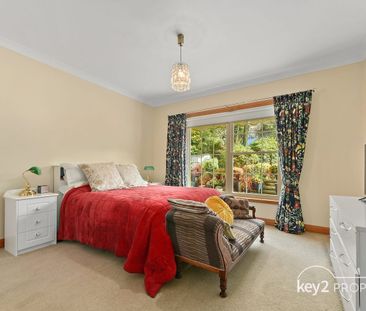 COMFORTABLE FAMILY HOME - Photo 6