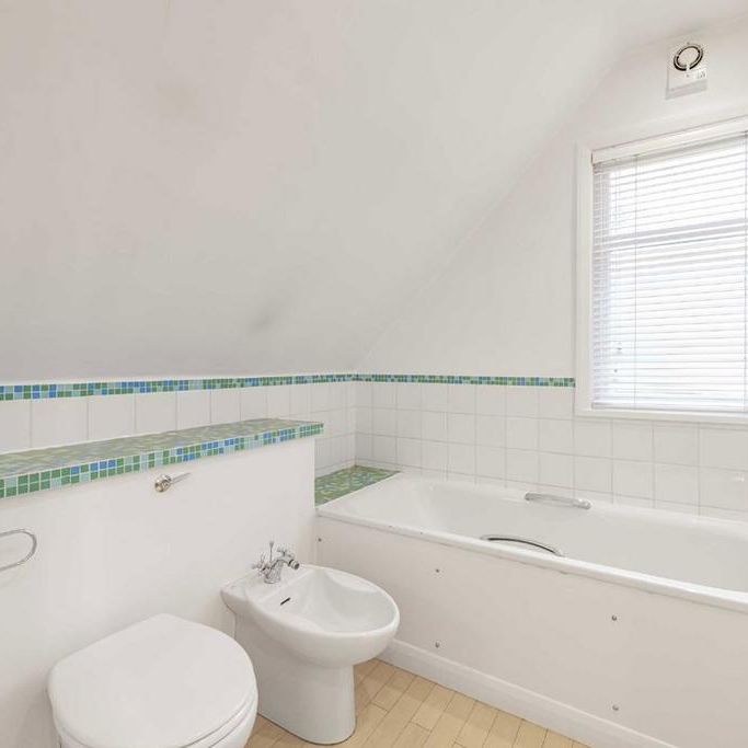 4 bedroom house to rent - Photo 1