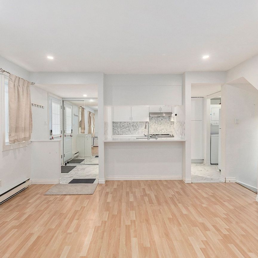 For Lease - 1204 Shillington Avenue Unit# 15, Carlington - Central Park, Ontario - Photo 1