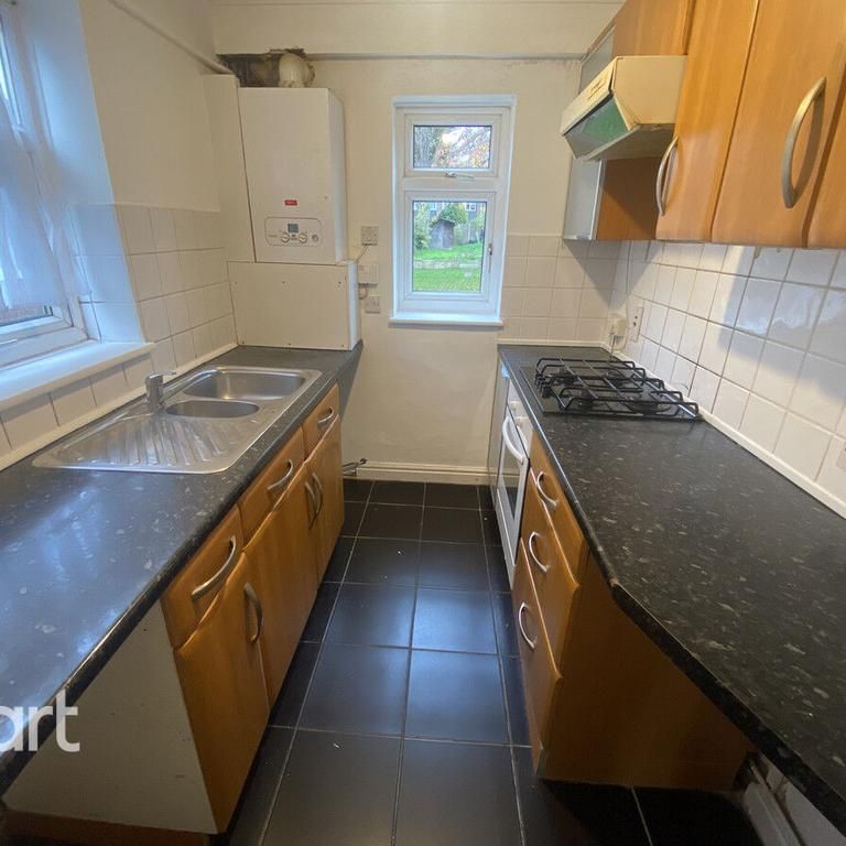 3 bedroom semi-detached house to rent - Photo 1
