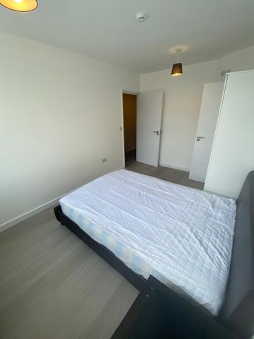 1 bedroom in a flat share to rent - Photo 2