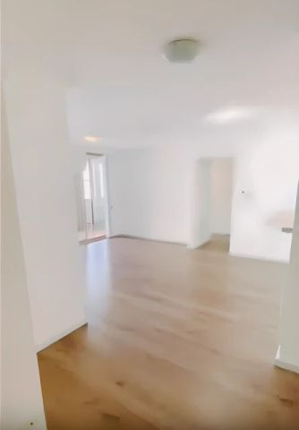 2 bed 2 bath - Photo 3