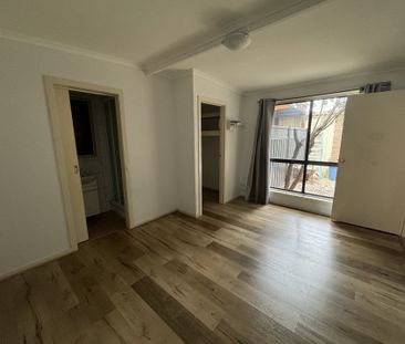 Charming 1-Bedroom House in Altona Meadows - WATER USUAGE BILL INCL... - Photo 1