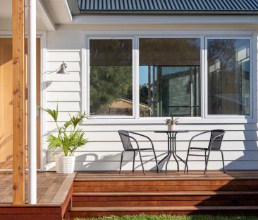 Coastal Luxury with Lighthouse Views & Self-Contained Studio - Photo 4