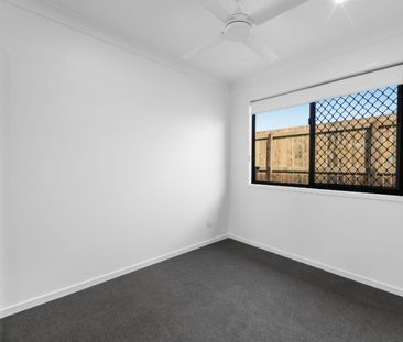 Brand New Family Home with Ducted Air Conditioning, Solar & Stylish... - Photo 3