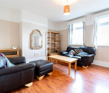 3 bedroom apartment to rent - Photo 3