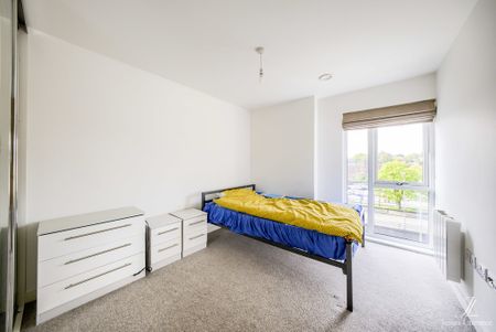 Washington Apartments, 5 Lexington Gardens, Park Central - Photo 3