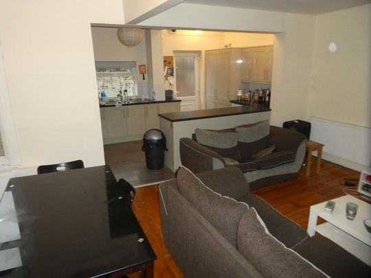 5 bedroom terraced house to rent - Photo 1