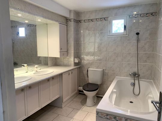 Location Appartement 3 pièces 68m² MARTIGUES 13500 - Photo 1