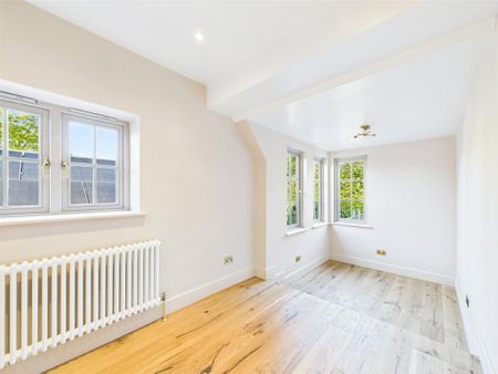 5 bedroom semi-detached house to rent - Photo 3