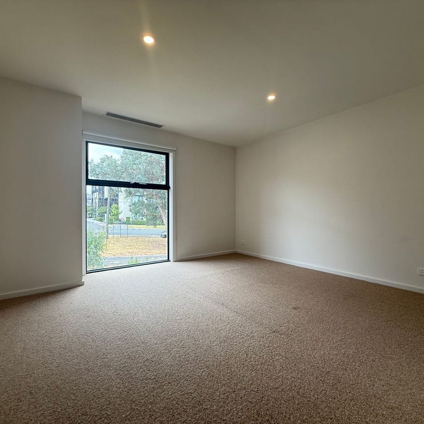 Modern Three-Bedroom Living in Prime Doncaster East Location - Photo 1