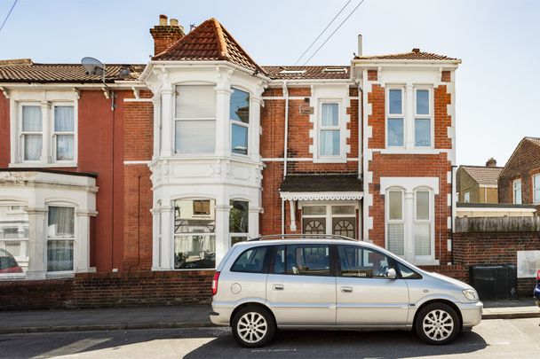 2 bedroom apartment to rent Orchard Road, PO4 - Photo 1