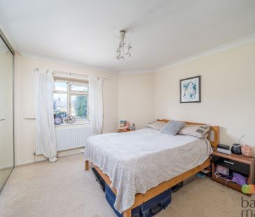 1 Fallowfields Drive, North Finchley - Photo 3