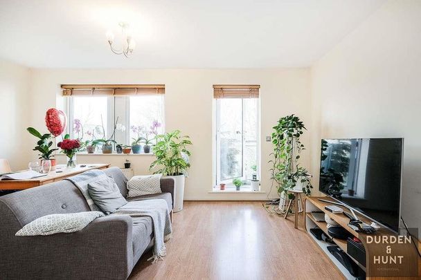 Goldsmiths Row, London, London - Photo 1