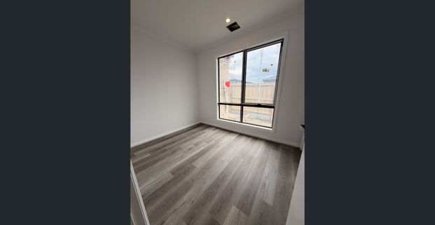 Brand New Home - Ready to move in December - Photo 1