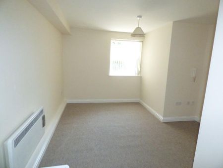 1 bedroom ground floor flat to rent - Photo 2