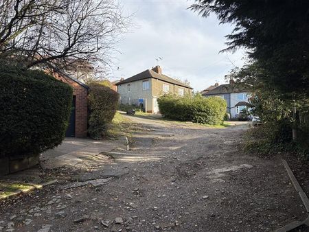 3 bedroom semi-detached house to rent - Photo 2