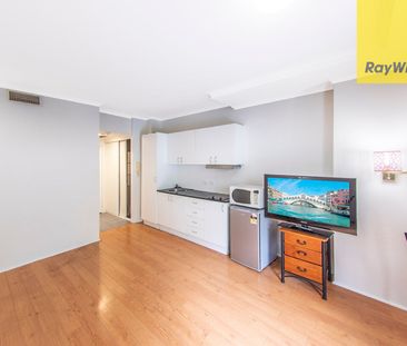 FURNISHED STUDIO APARTMENT - Photo 1