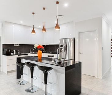 Stylish Four Bedroom Home - Photo 4