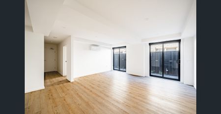 BIG,BRAND NEW FITOUT,BOUIQUE BLOCK OF ONLY 10 - Photo 3