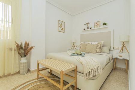 Fantastic 2 Bed Apartment for Short Term Rental in Torrevieja - Photo 5