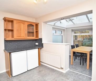 2 bedroom semi-detached house to rent - Photo 6