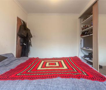 4 bedroom terraced house to rent - Photo 3