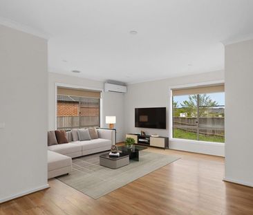 Spacious and Modern 4-Bedroom Home in Wollert - Photo 2