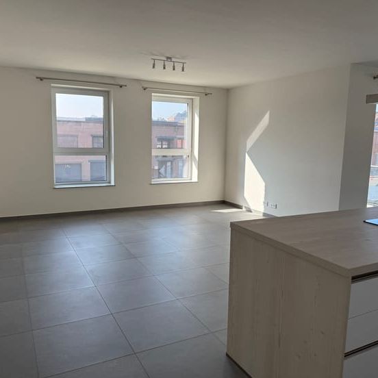 Appartement te huur - Photo 1
