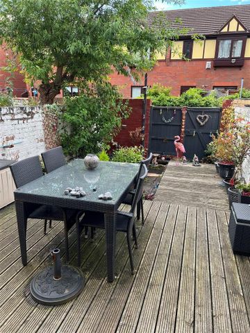 2 bedroom terraced house to rent - Photo 3