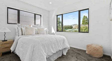 Spacious 3-Bedroom Townhouse Available for Rent in Papatoetoe - Photo 4